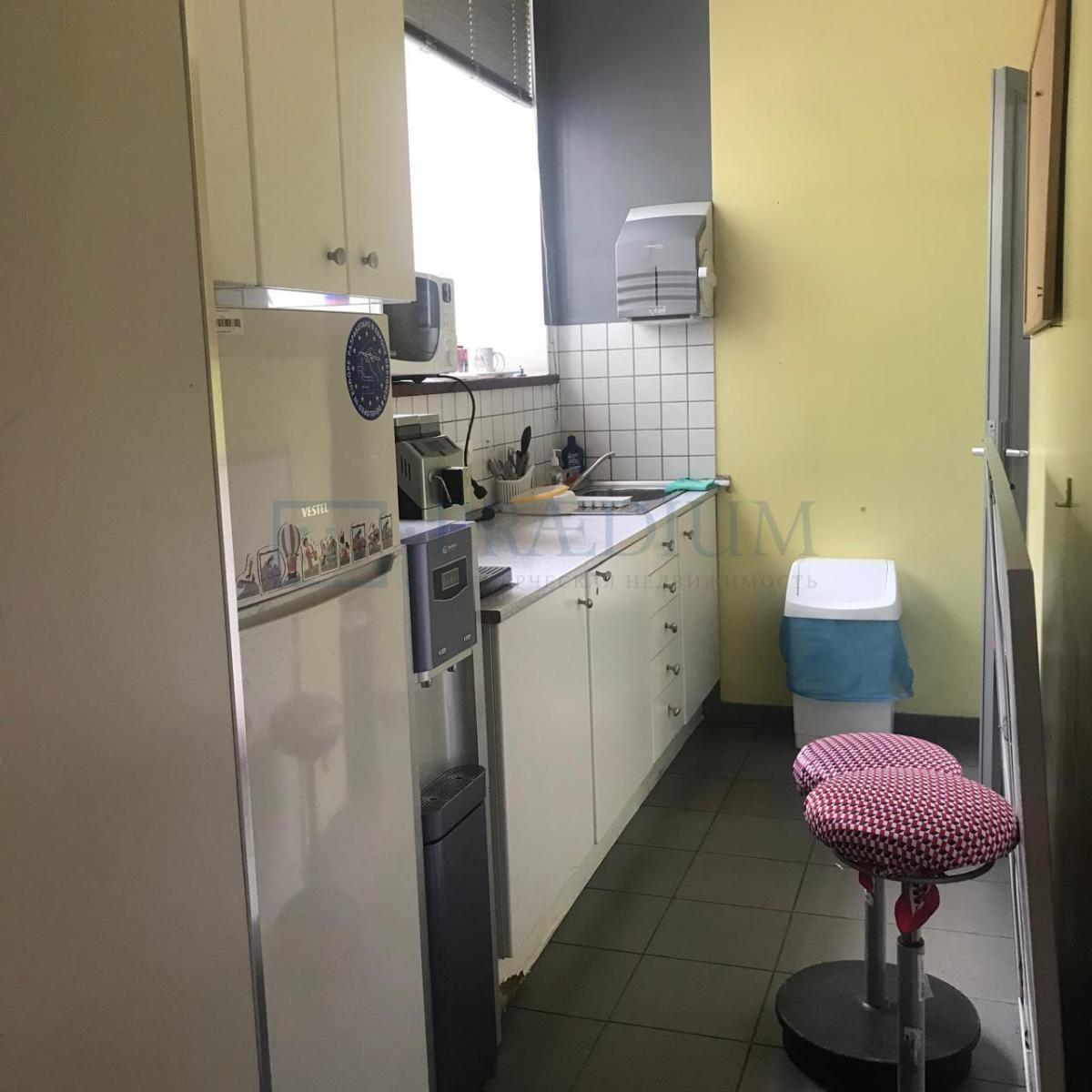 Сдается торговое помещение в Москве, д 124 к 8