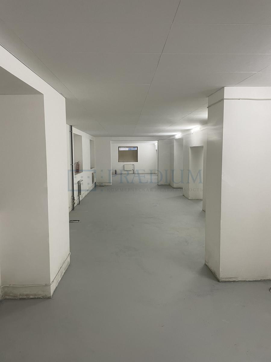 Продам торговое помещение в Москве, д 1/12