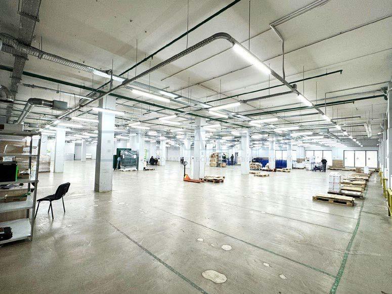 Продам склад в Москве, д 8