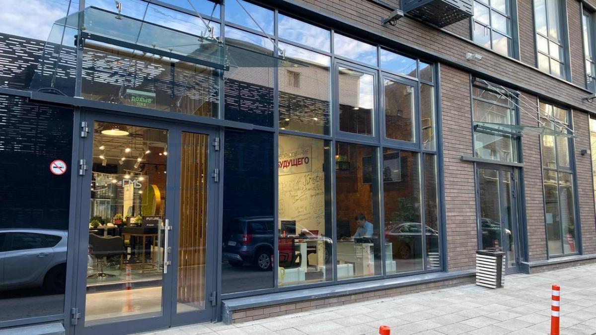 Продам торговое помещение в Москве, д 32