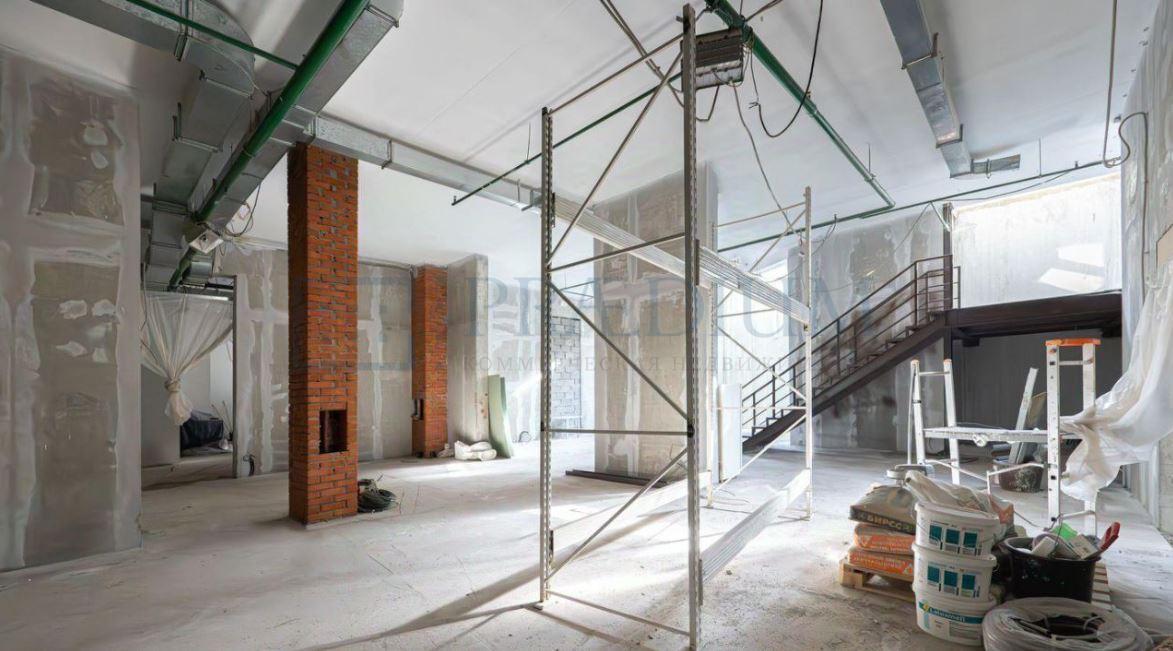 Продам торговое помещение в Москве, д 94 к 1