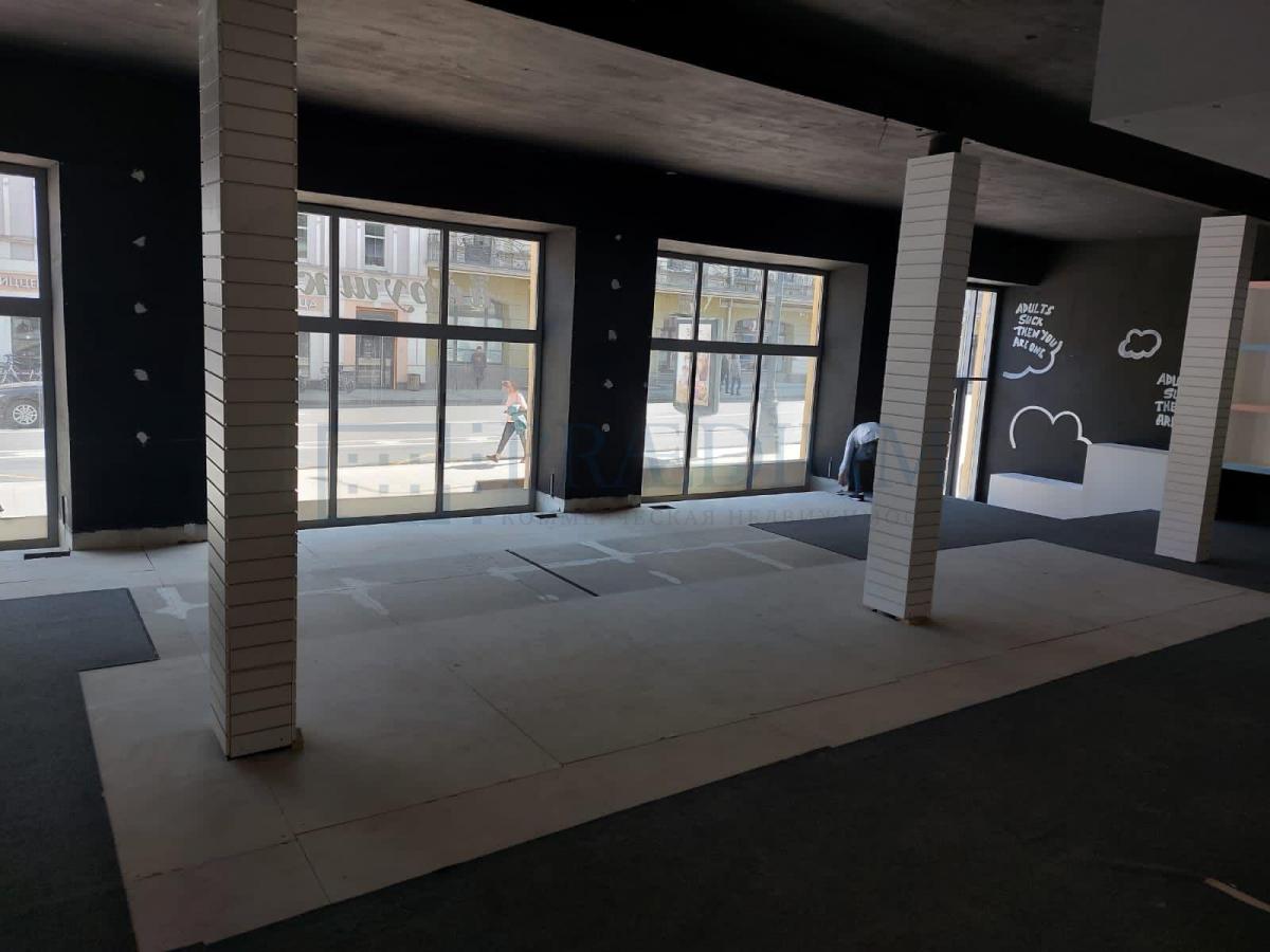 Сдается торговое помещение в Москве, д 13 стр 1