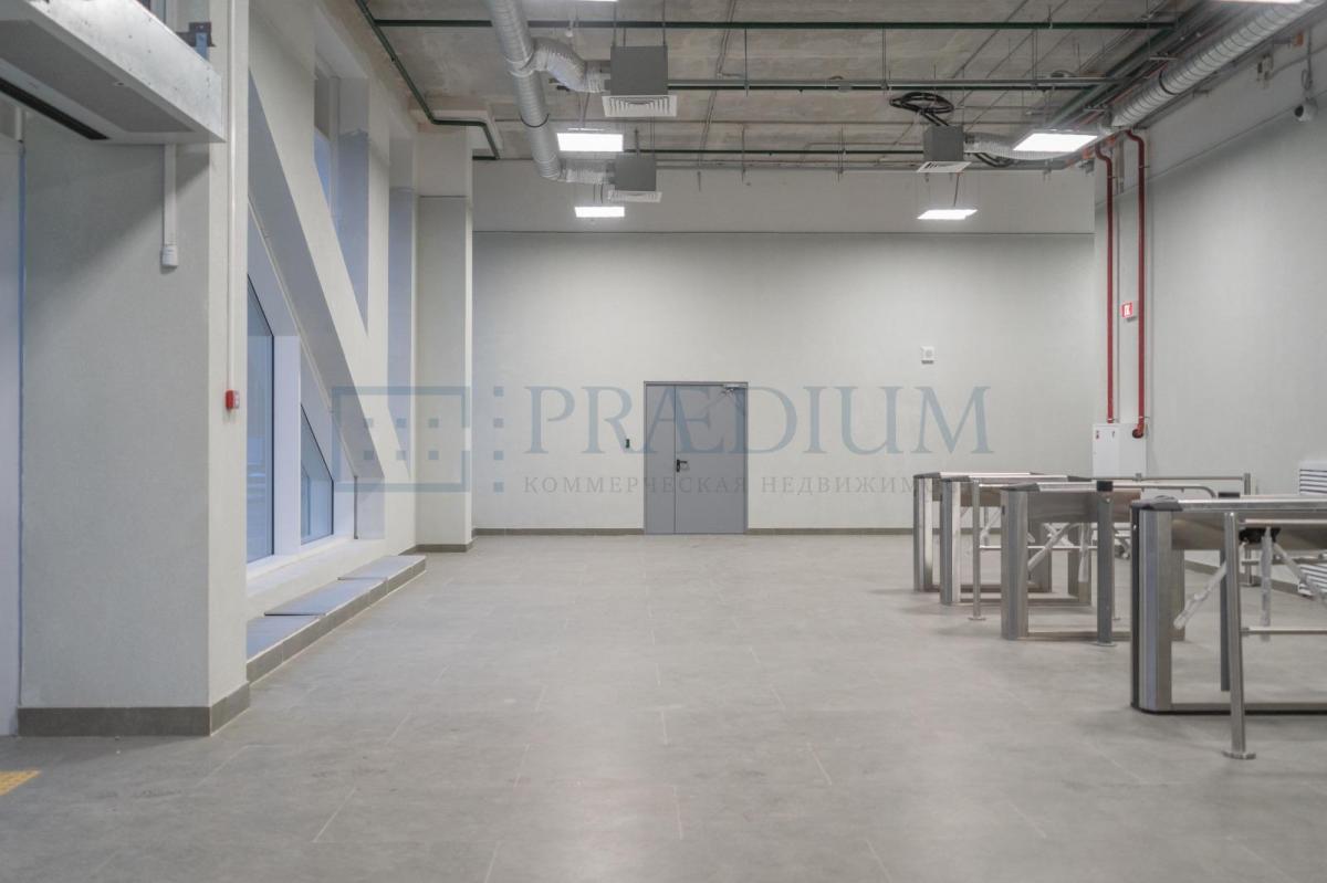 Продам торговое помещение в Москве, д 10