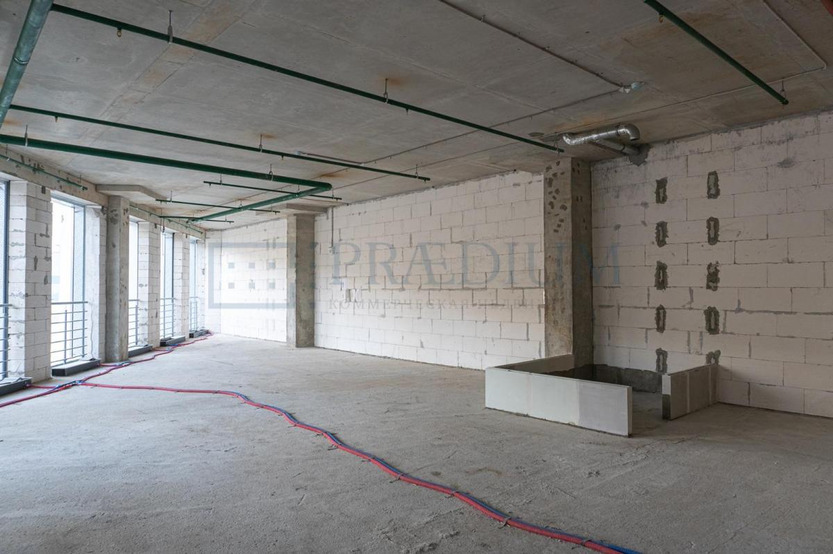 Продам торговое помещение в Москве, д 10