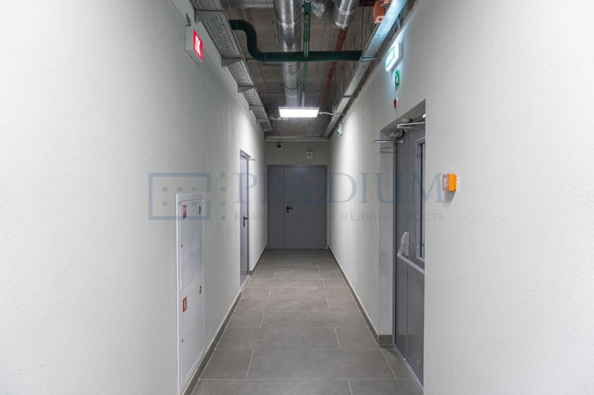 Продам торговое помещение в Москве, д 10