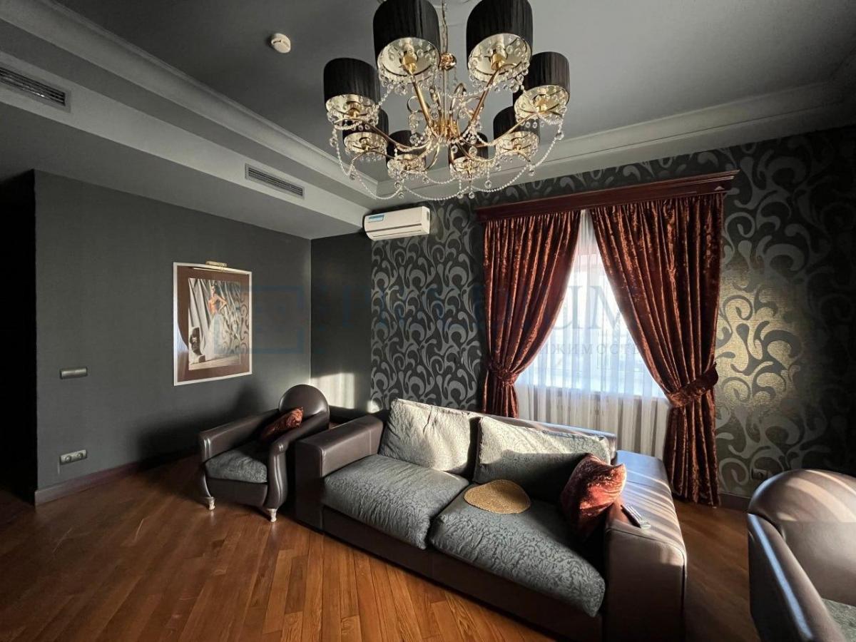 Продам торговое помещение в Москве, д 11 стр 2