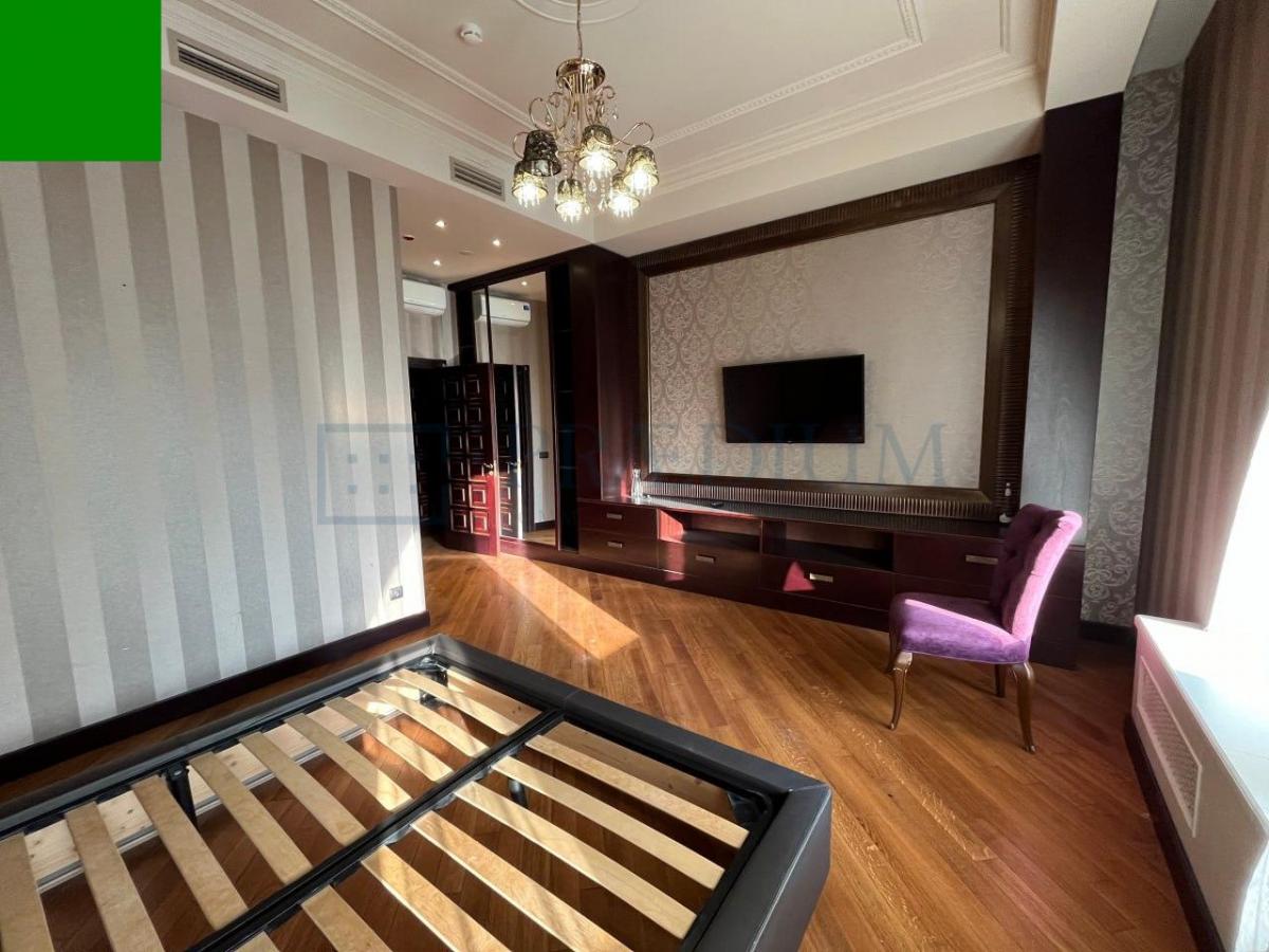 Продам торговое помещение в Москве, д 11 стр 2