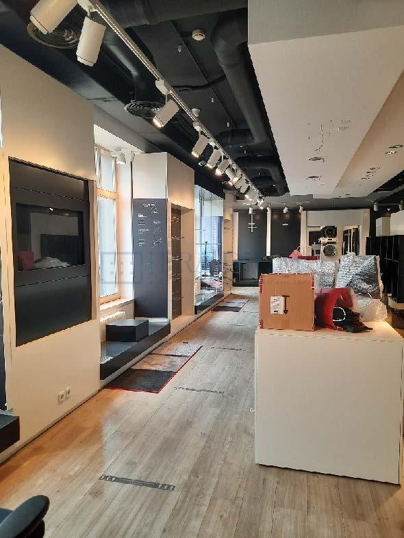 Сдается торговое помещение в Москве, д 83