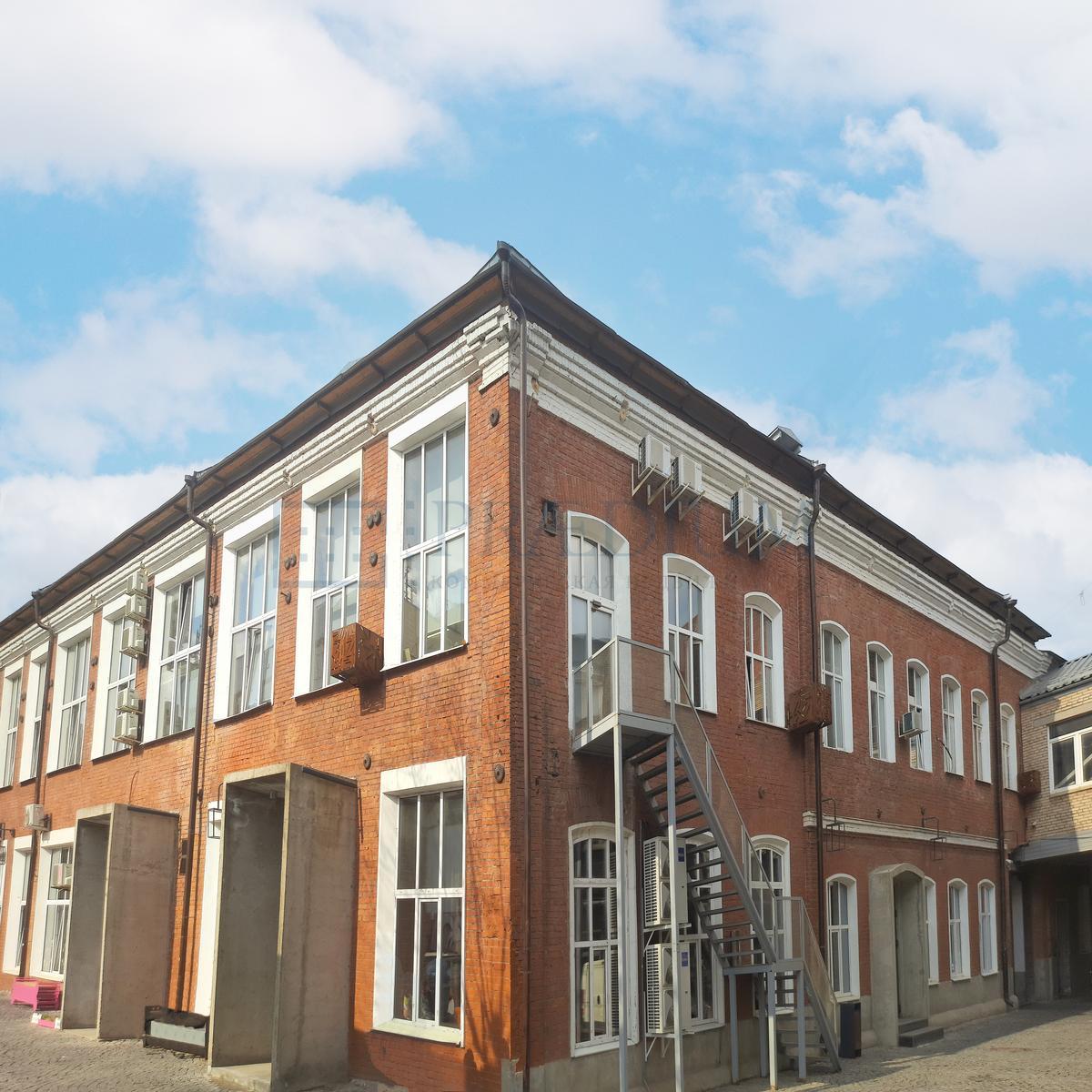 Продам торговое помещение в Москве, д 3 к 1 стр 8