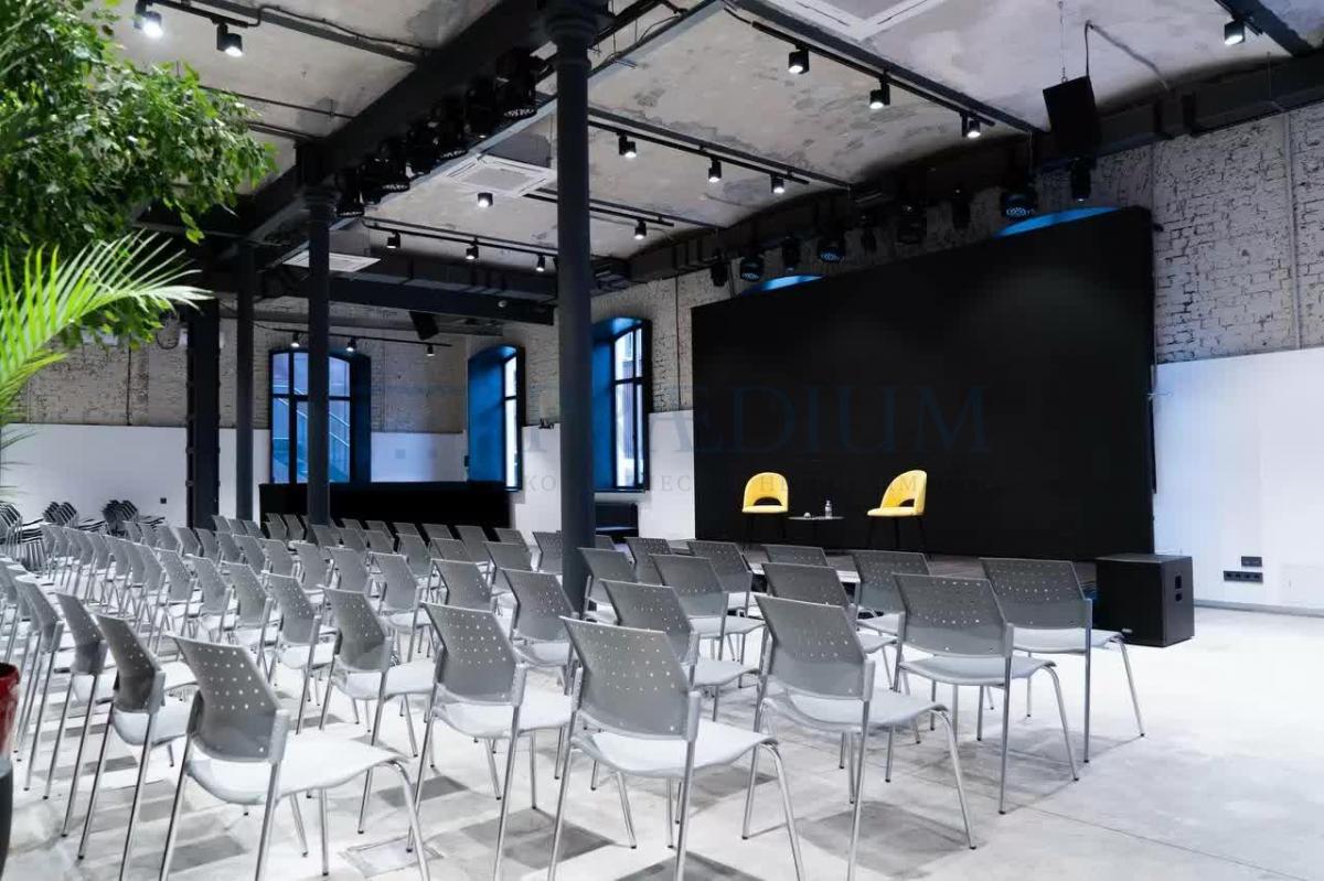 Продам торговое помещение в Москве, д 3 к 1 стр 8