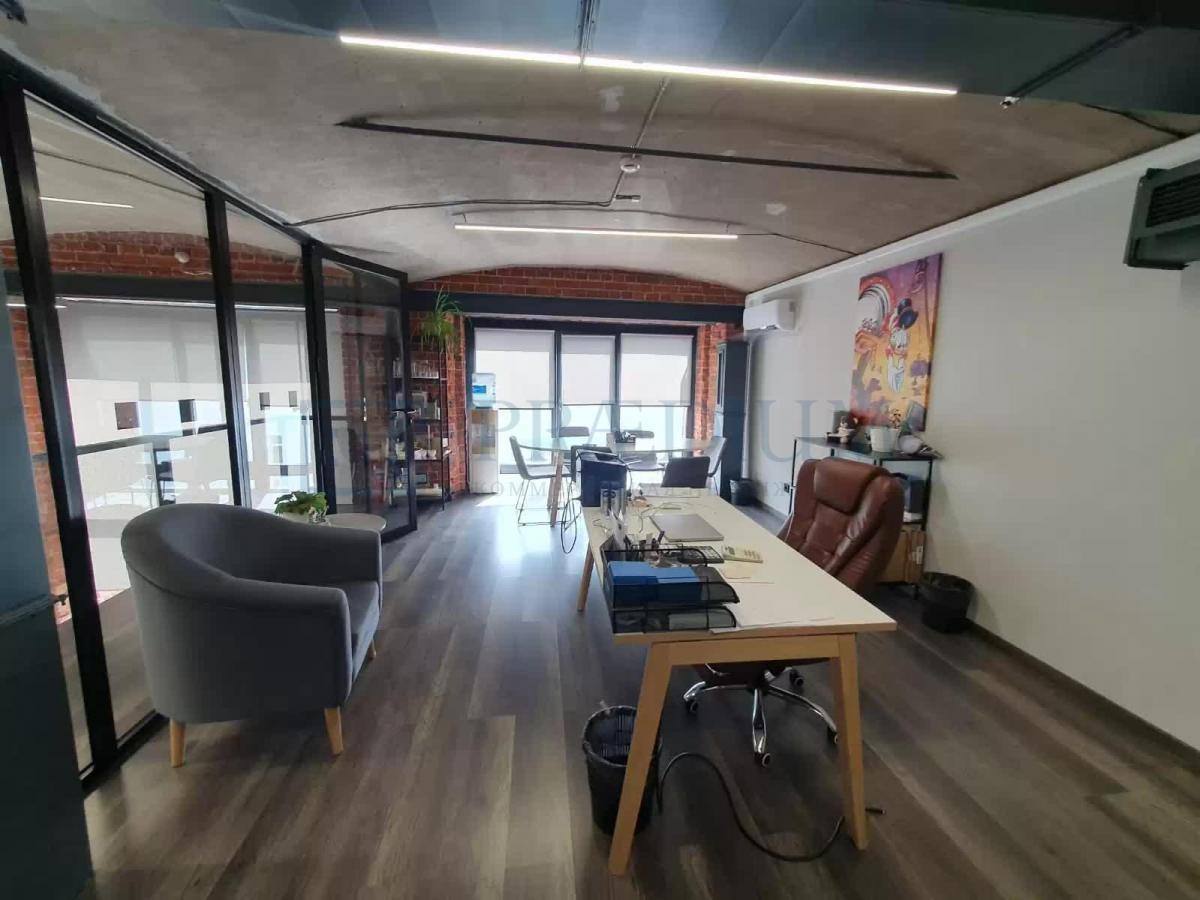 Продам торговое помещение в Москве, д 3 к 1 стр 8