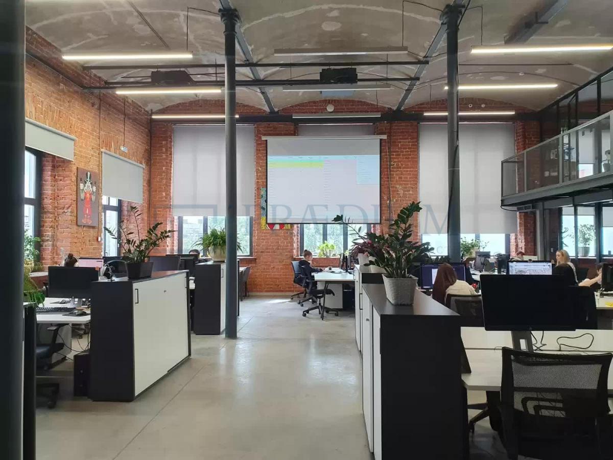 Продам торговое помещение в Москве, д 3 к 1 стр 8