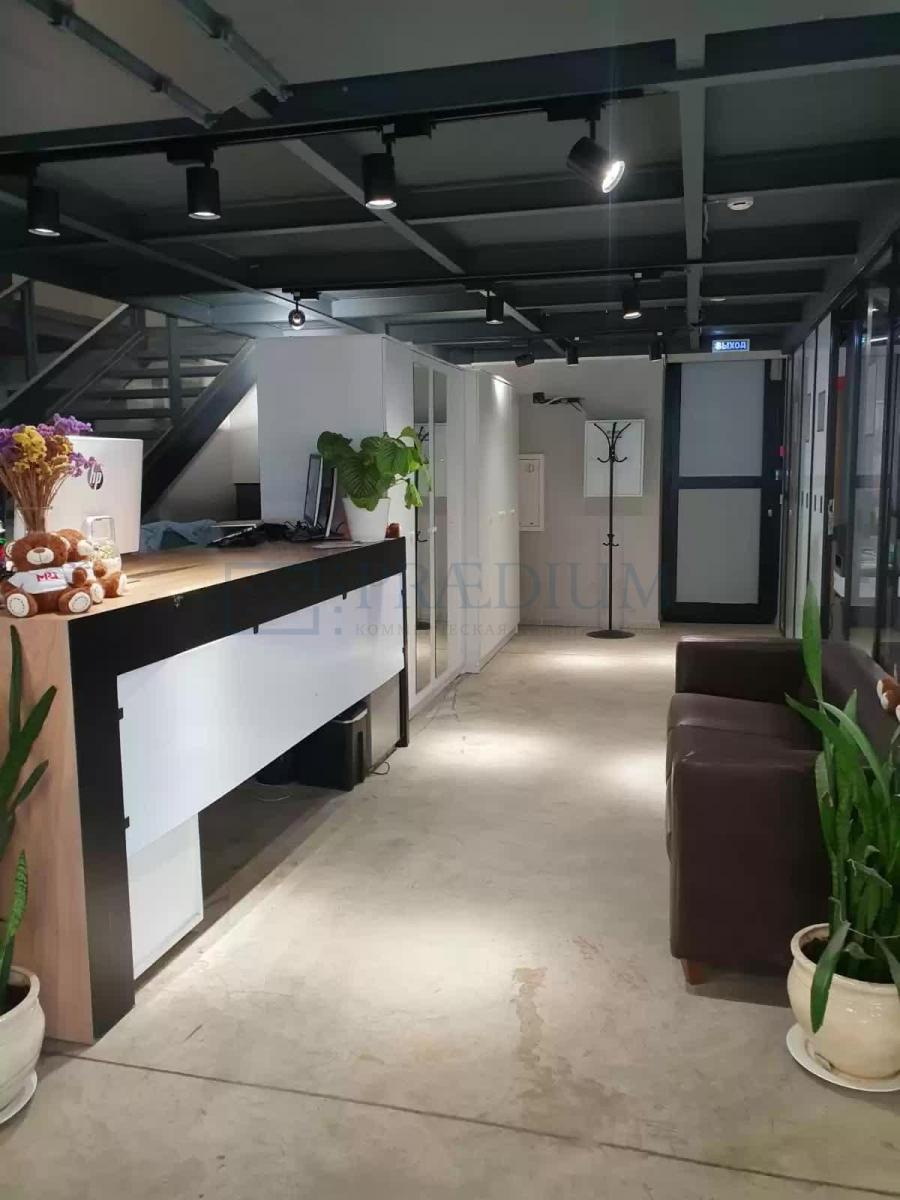 Продам торговое помещение в Москве, д 3 к 1 стр 8