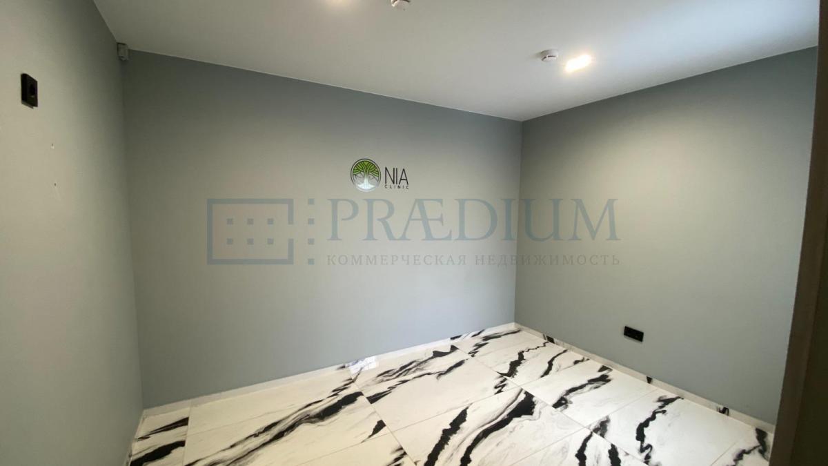 Продам торговое помещение в Москве, д 4