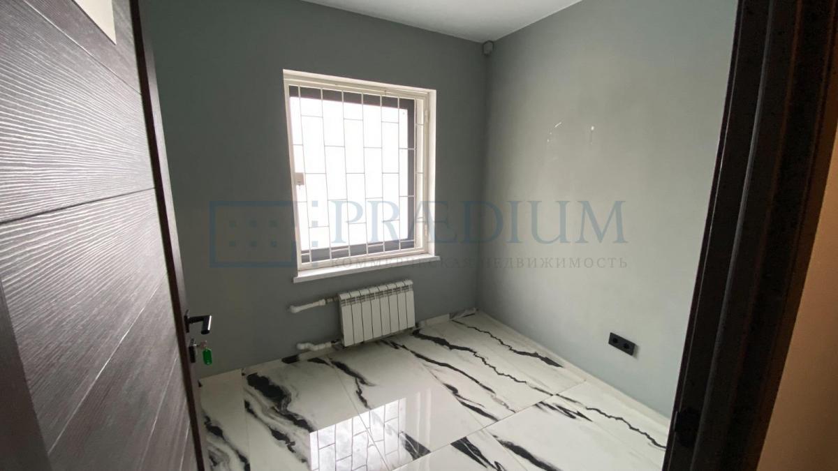 Продам торговое помещение в Москве, д 4