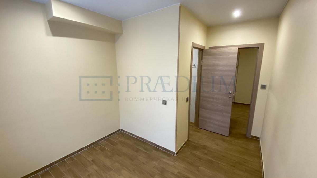 Продам торговое помещение в Москве, д 4