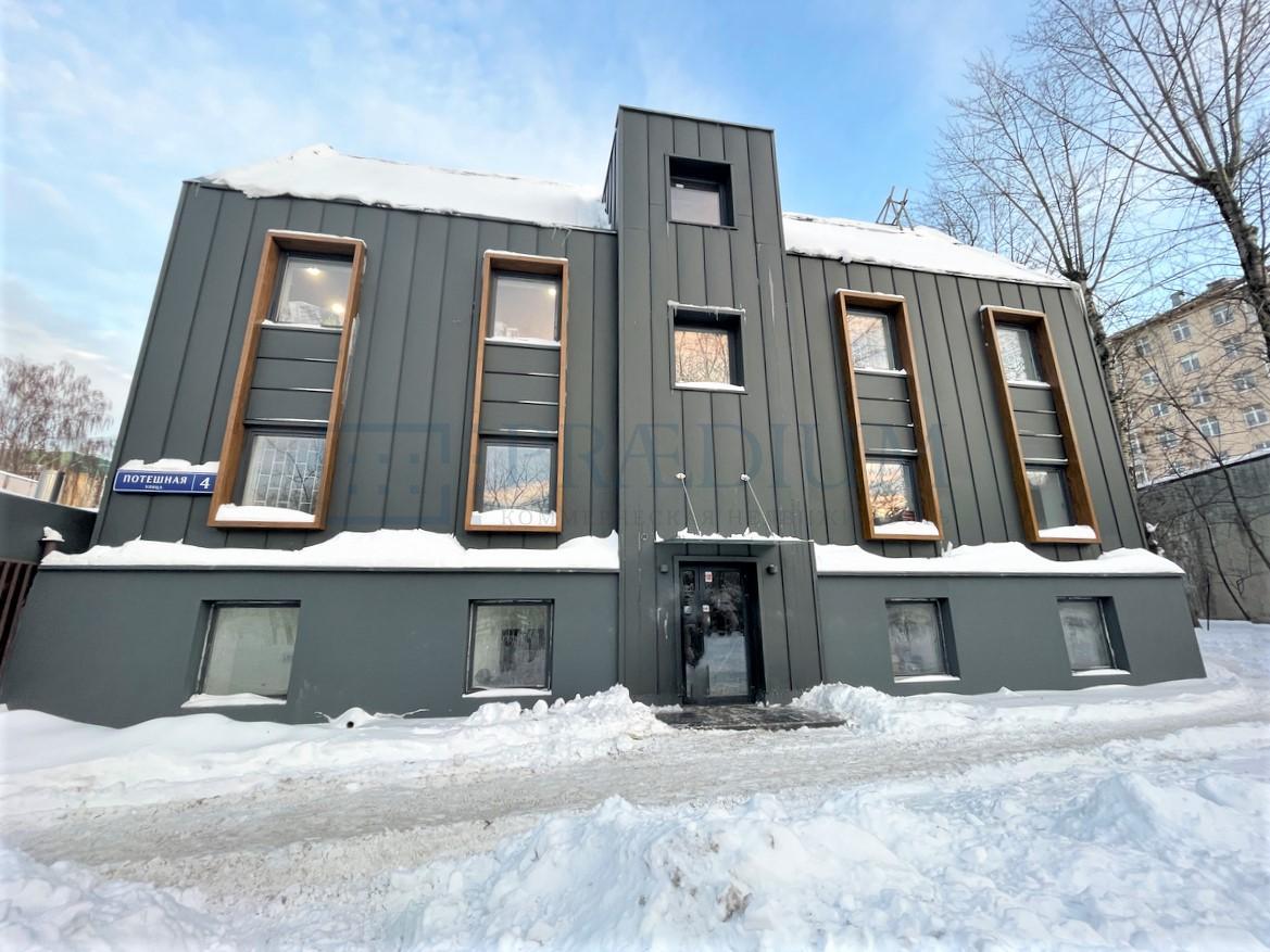 Продам торговое помещение в Москве, д 4