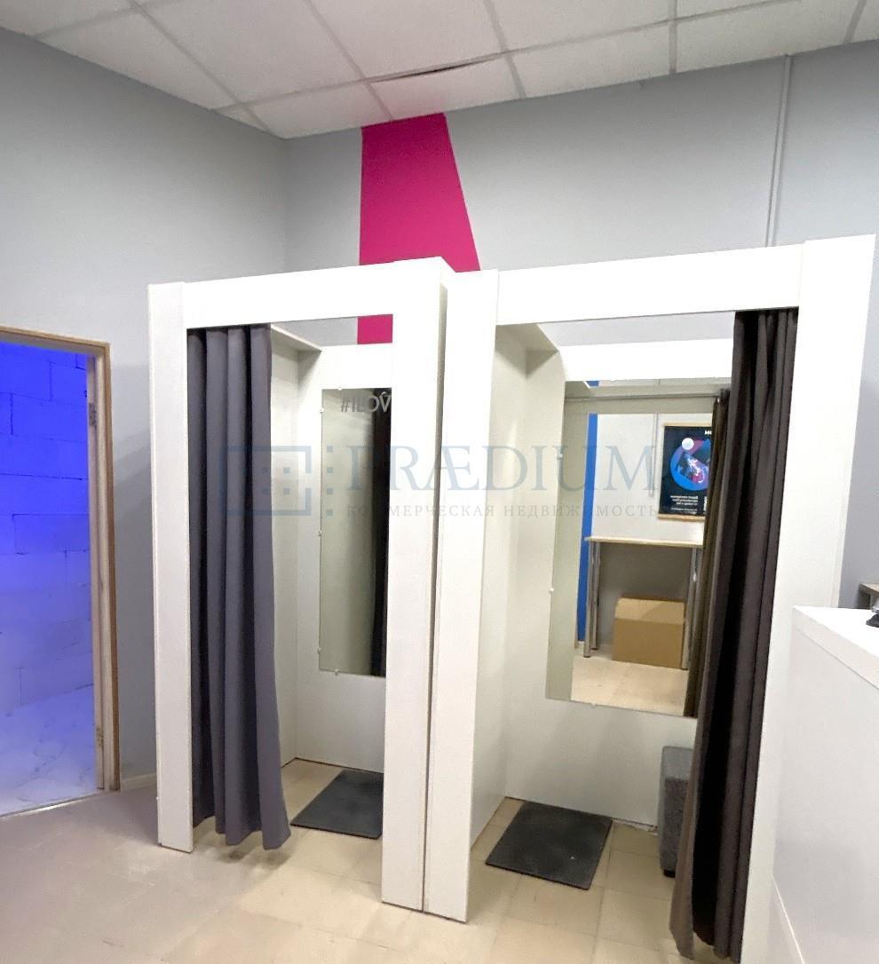 Продам торговое помещение в Москве, д 4А стр 1