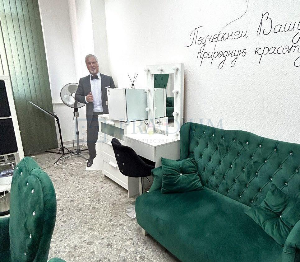 Продам торговое помещение в Москве, д 4А стр 1