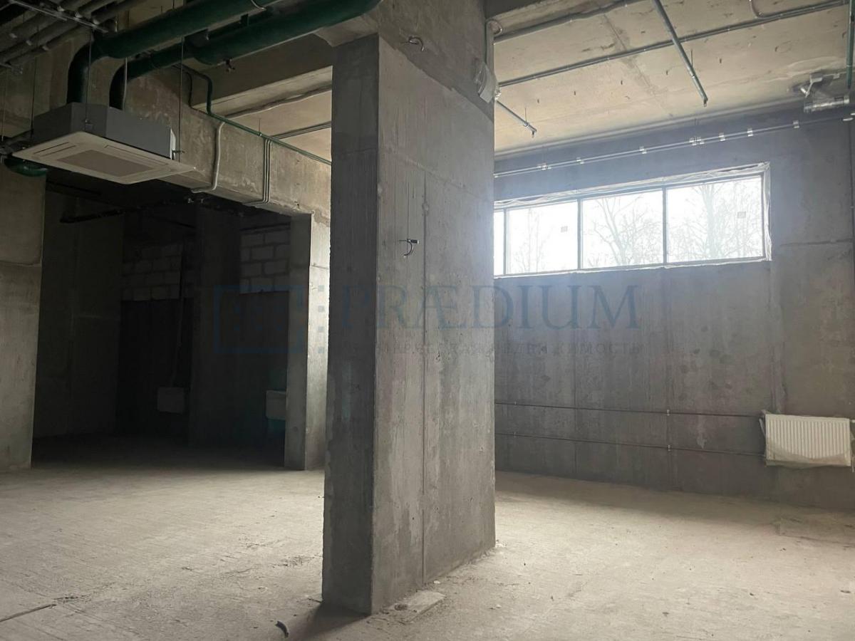 Продам торговое помещение в Москве, д 6