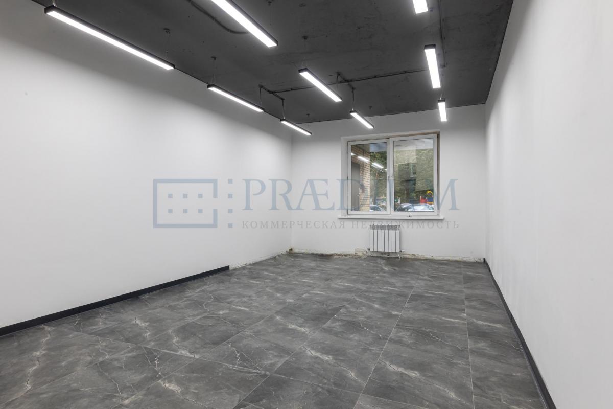 Продам торговое помещение в Москве, д 9