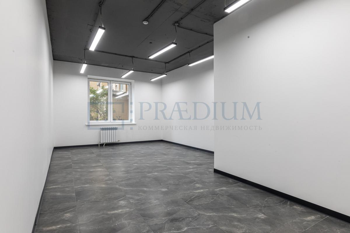 Продам торговое помещение в Москве, д 9