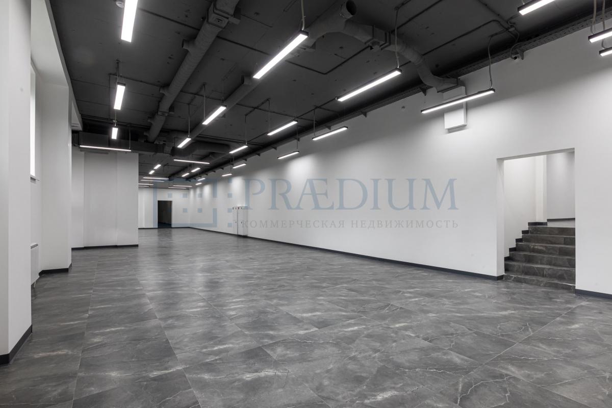 Продам торговое помещение в Москве, д 9