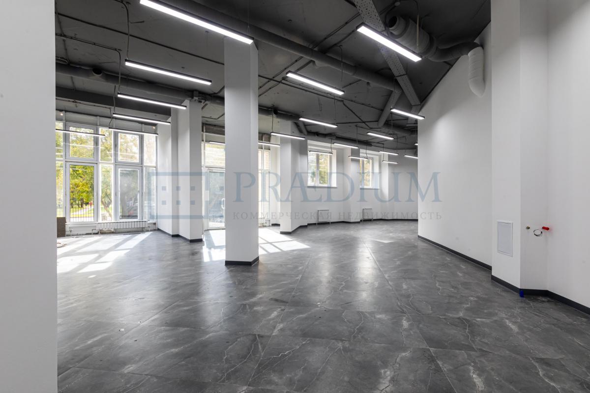 Продам торговое помещение в Москве, д 9