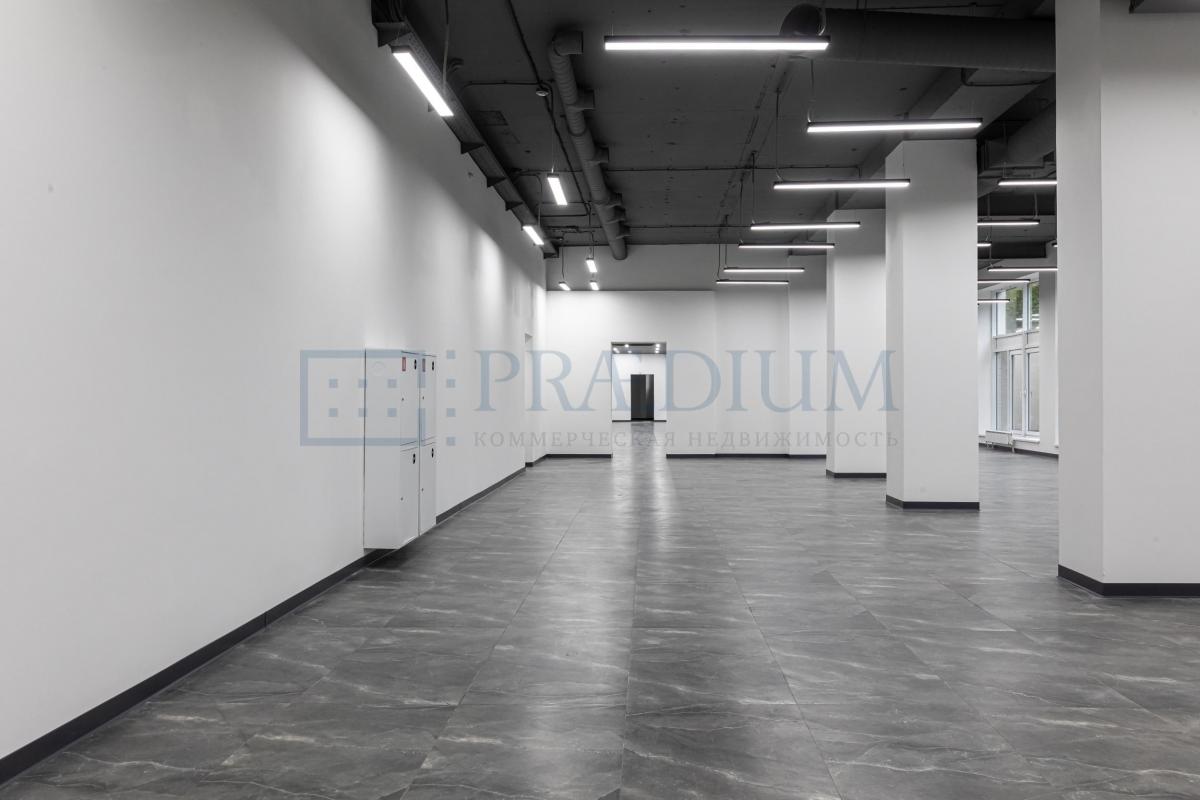 Продам торговое помещение в Москве, д 9