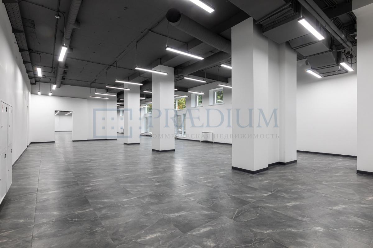 Продам торговое помещение в Москве, д 9