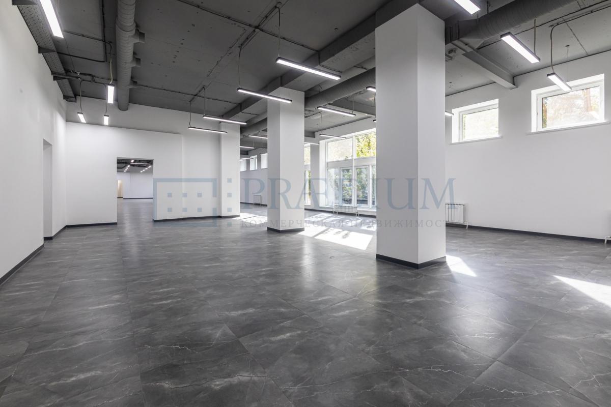 Продам торговое помещение в Москве, д 9