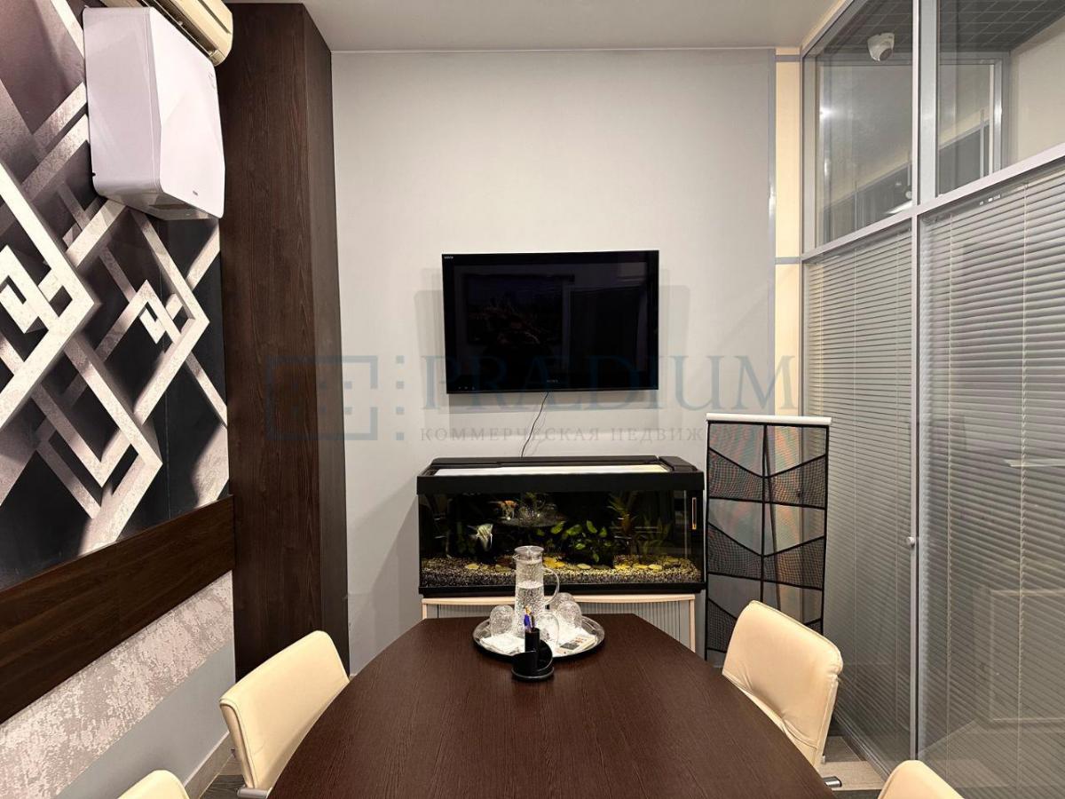 Продам торговое помещение в Москве, д 6