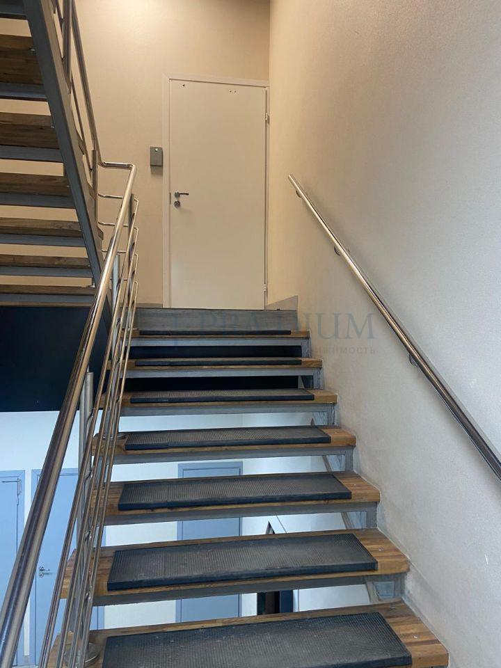 Продам торговое помещение в Москве, д 6