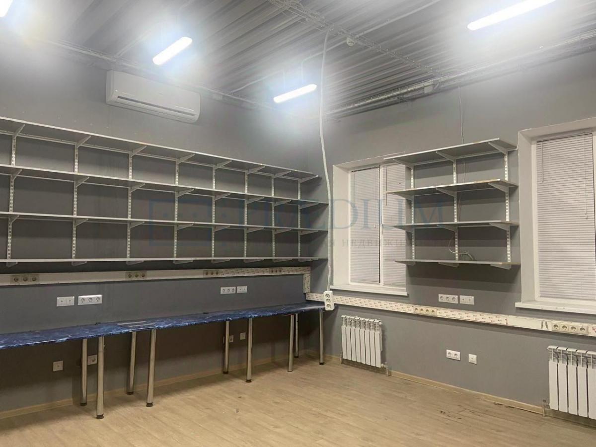 Продам торговое помещение в Москве, д 6