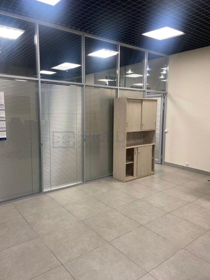 Продам торговое помещение в Москве, д 6