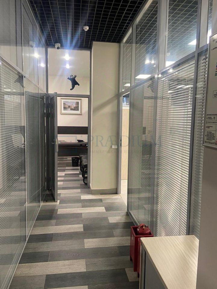 Продам торговое помещение в Москве, д 6