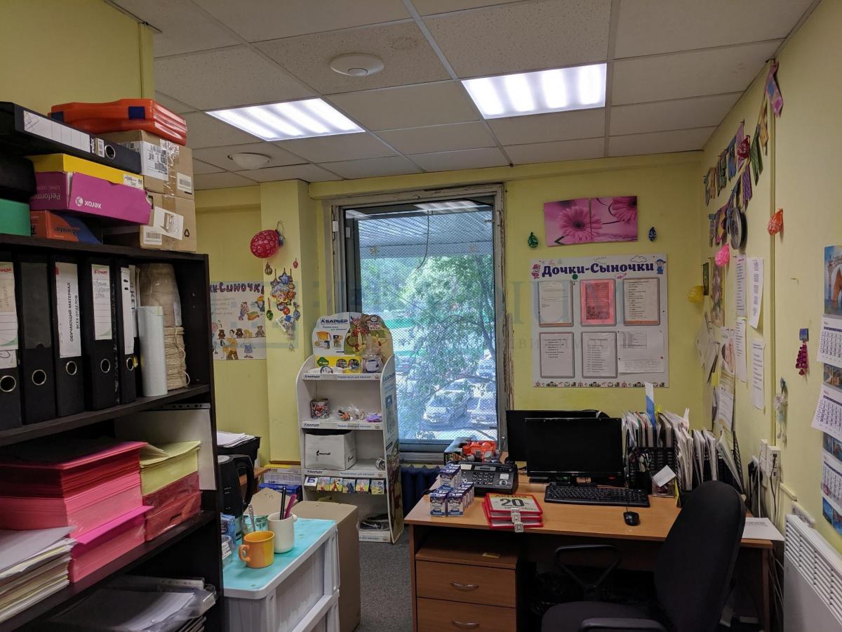 Продам торговое помещение в Москве, д 5