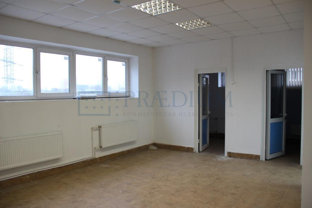 Продам торговое помещение в Москве, д 32