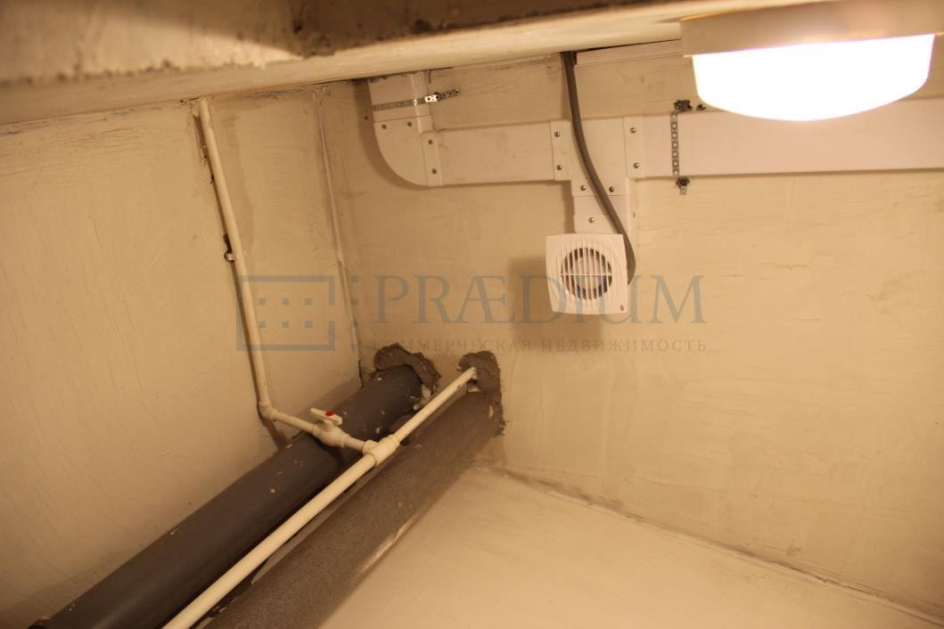 Продам торговое помещение в Москве, д 32