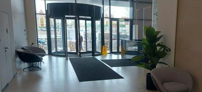 Продам торговое помещение в Москве, д 10