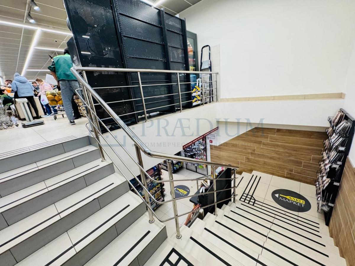 Продам торговое помещение в Москве, д 28/6