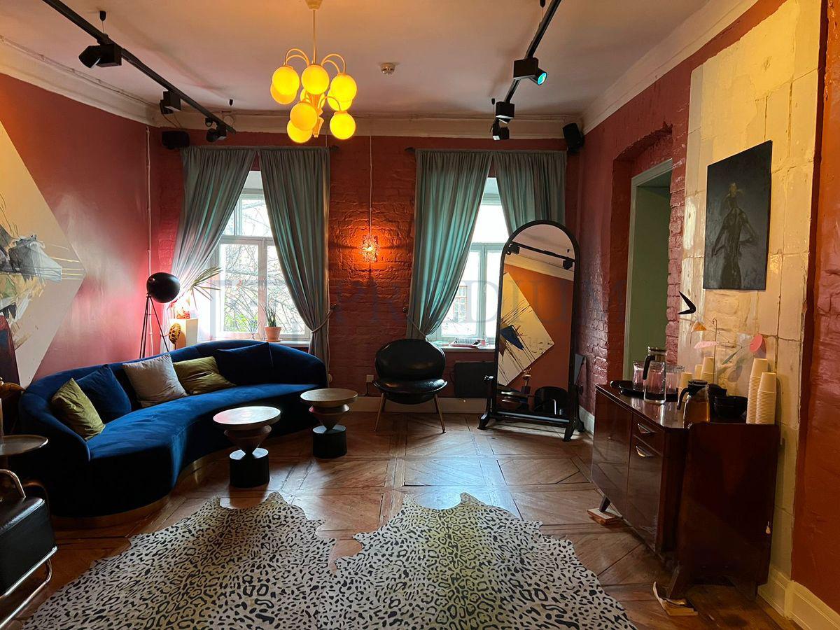 Продам торговое помещение в Москве, д 9 стр 2