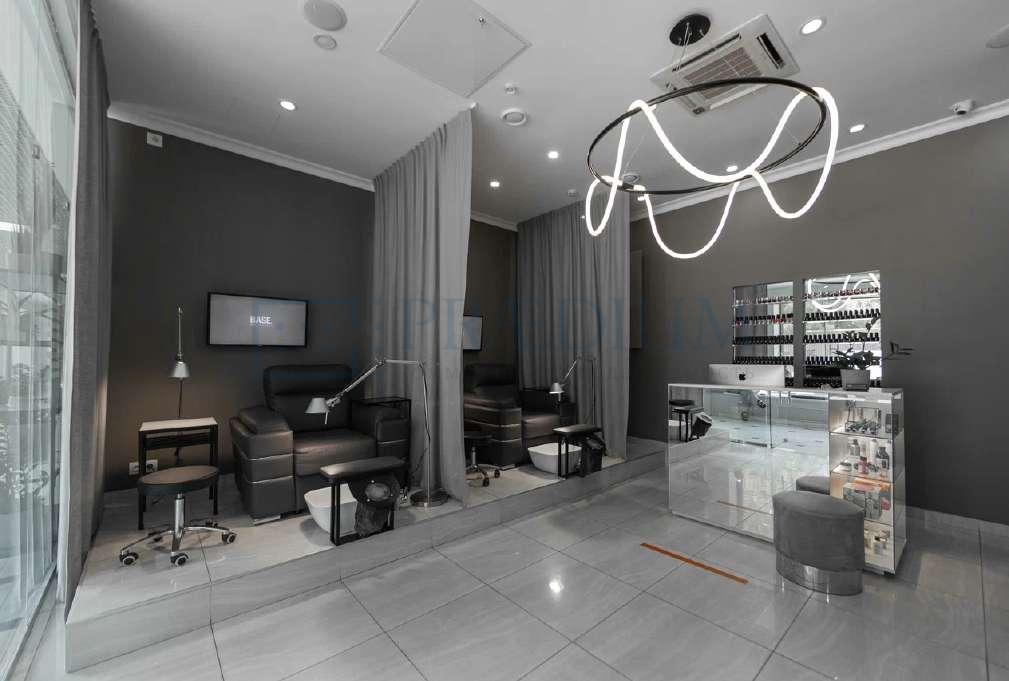 Продам торговое помещение в