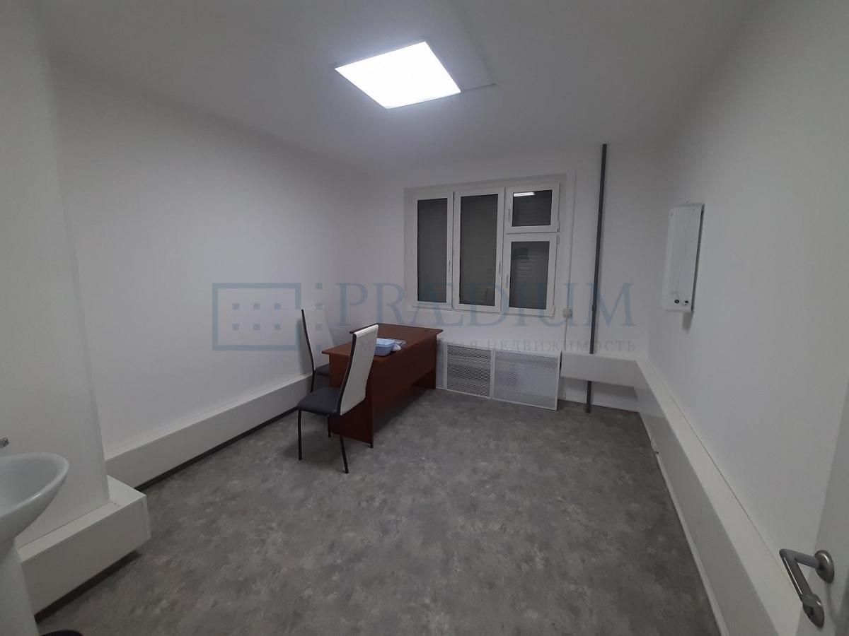 Продам торговое помещение в Москве, д 33