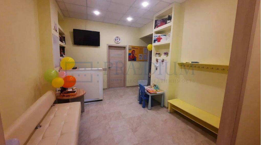 Продам торговое помещение в Москве, д 24