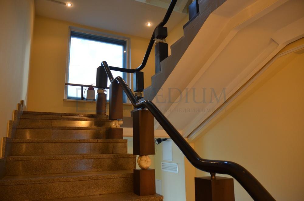 Продам офис в Москве, д 10Б