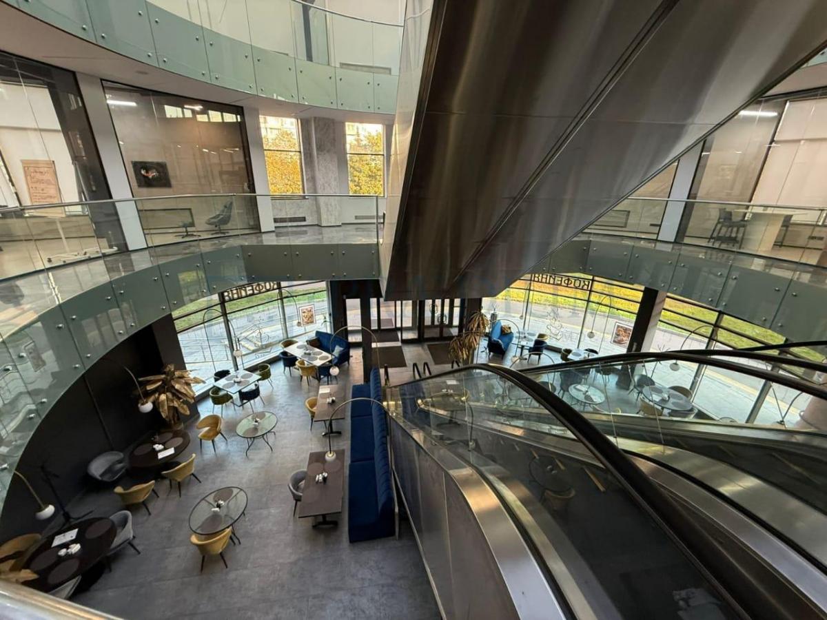 Сдается торговое помещение в Москве, Рублевское шоссе, д 48/1