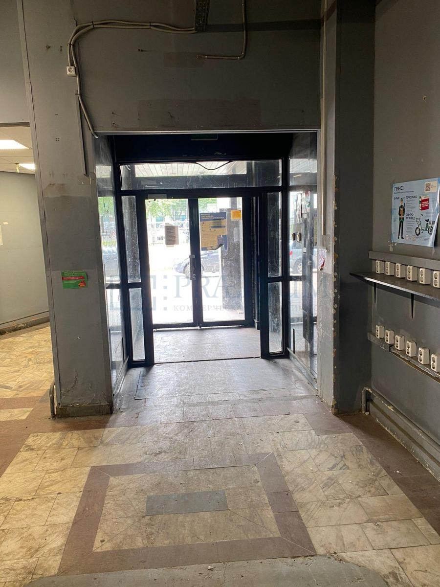 Сдается торговое помещение в Москве, д 8