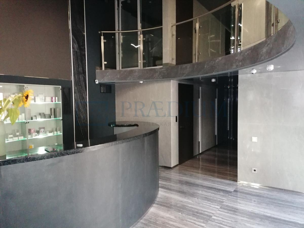 Продам торговое помещение в Москве, д 36