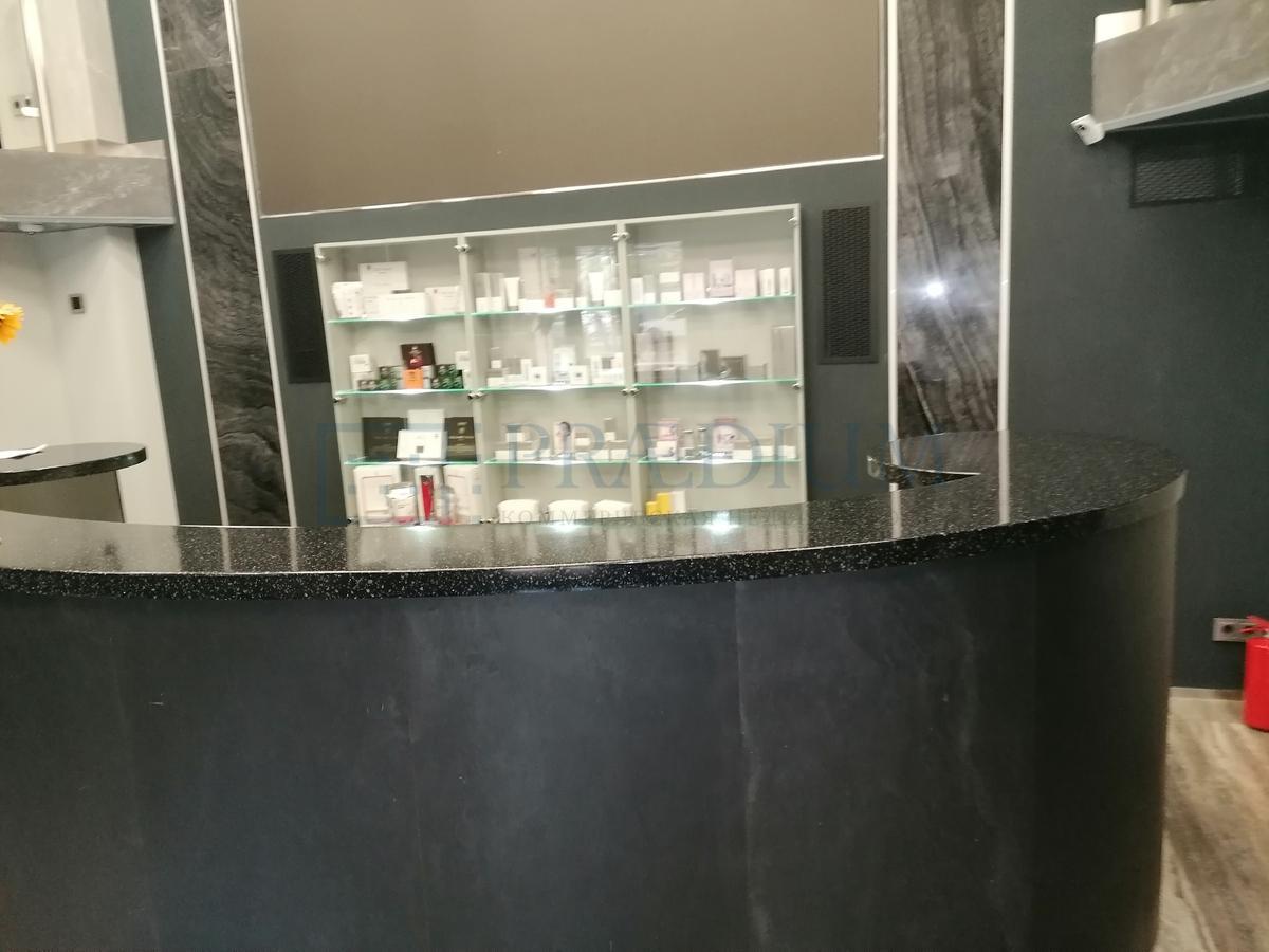 Продам торговое помещение в Москве, д 36